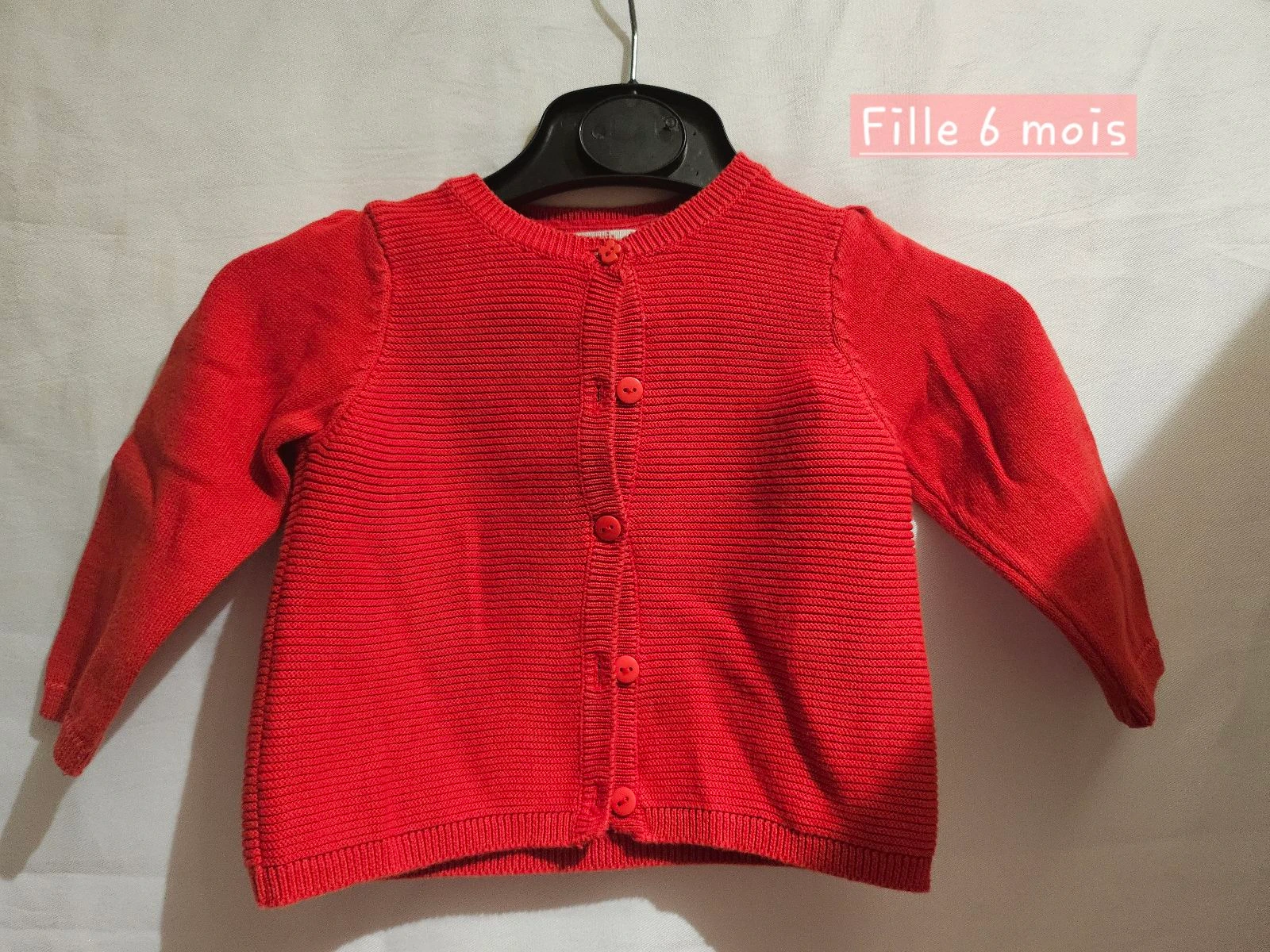 Gilet rouge 6 mois